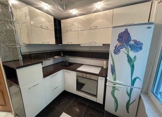 Продаю двухкомнатную квартиру, 44.4 м2, Москва, улица Рокотова, 5, метро Новоясеневская