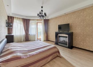 Продажа 2-ком. квартиры, 136 м2, Санкт-Петербург, Большая Озёрная улица, 77, Большая Озёрная улица