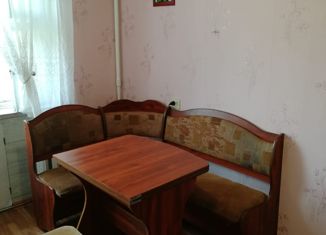 Продается двухкомнатная квартира, 58 м2, рабочий посёлок Сокол, улица Королёва, 17