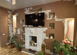 Продажа 4-комнатной квартиры, 71.1 м2, Воткинск, улица 1905 года, 20