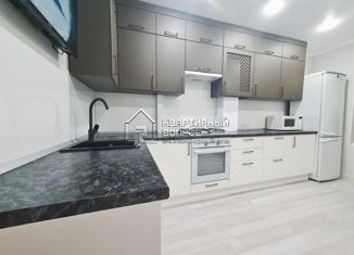 Продаю 2-ком. квартиру, 79.9 м2, Кумертау, улица Мажита Гафури, 7А