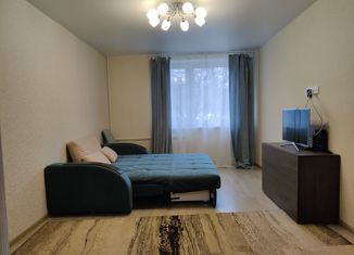 Продаю 3-ком. квартиру, 74 м2, Москва, улица Раменки, 25к2, улица Раменки