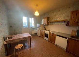 Продам 3-комнатную квартиру, 100.5 м2, Москва, улица Маршала Савицкого, 22к2, улица Маршала Савицкого