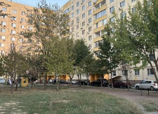 Продаю 2-ком. квартиру, 51 м2, Батайск, Октябрьская улица, 124