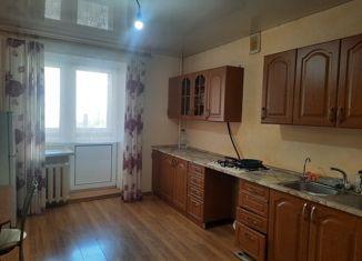 Продается 2-комнатная квартира, 69 м2, Батайск, улица Северный Массив, 9