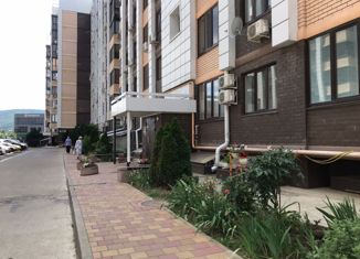 Продается 2-ком. квартира, 58 м2, Горячий Ключ, Объездная улица, 18Ак7/2