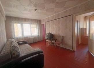 Сдается в аренду 4-комнатная квартира, 60 м2, Ачинск, 4-й микрорайон, 2