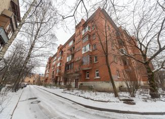 Продажа 3-комнатной квартиры, 63.6 м2, Санкт-Петербург, Школьная улица, 42, метро Старая Деревня