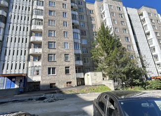 Продаю 2-ком. квартиру, 55.2 м2, Оленегорск, Мурманская улица, 7