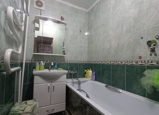 Продается четырехкомнатная квартира, 80 м2, поселок городского типа Солнечнодольск, Солнечный бульвар, 10