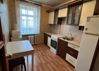 Продам 3-комнатную квартиру, 57 м2, Псковская область, проспект Ленина, 36к1