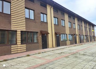 Продаю 4-комнатную квартиру, 240 м2, село Еткуль, Кедровая улица, 1