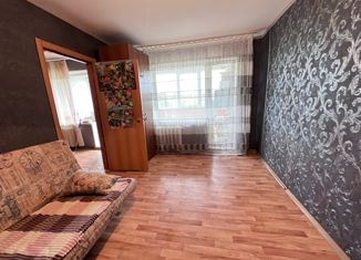 2-комнатная квартира на продажу, 50.2 м2, Артём, улица Кирова, 152