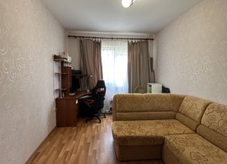 Продаю 2-комнатную квартиру, 58 м2, Волжский, проспект имени Ленина, 172