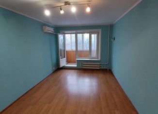Продается трехкомнатная квартира, 59 м2, Москва, улица Молдагуловой, 16к2, улица Молдагуловой