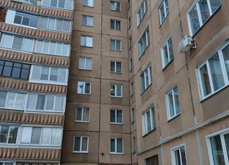 Продается четырехкомнатная квартира, 75 м2, Орловская область, улица Революции, 11