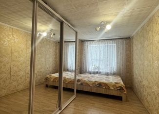 Продается трехкомнатная квартира, 60 м2, Белогорск, Нижнегорская улица, 41