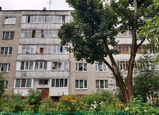 Продается 2-ком. квартира, 49.1 м2, село Азаново, Фабричная улица, 3