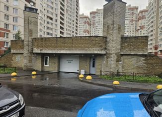 Продаю машиноместо, 16.6 м2, Санкт-Петербург, улица Ворошилова, 25к3, муниципальный округ Правобережный