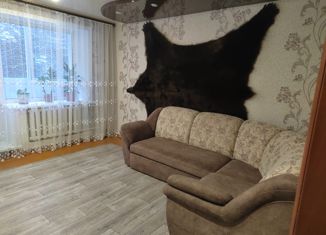 2-комнатная квартира на продажу, 48.3 м2, Мариинск, улица Сибиряков-Гвардейцев, 1