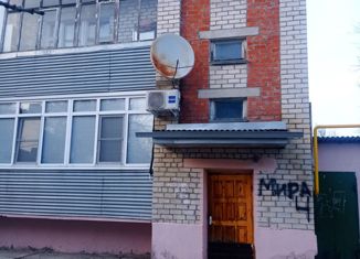 3-ком. квартира на продажу, 90.4 м2, поселок городского типа Ударный, площадь Мира, 4