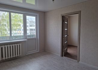 Продам 2-ком. квартиру, 44.5 м2, Порхов, улица Пушкина, 26