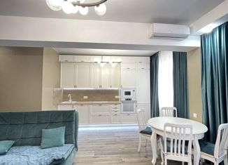 Продается трехкомнатная квартира, 79.9 м2, Екатеринбург, улица Короленко, 6