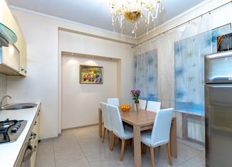Продается 2-ком. квартира, 74.9 м2, Санкт-Петербург, улица Марата, 70А-70Б, улица Марата