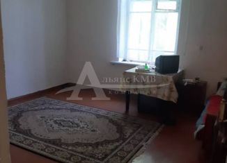 Продается двухкомнатная квартира, 55 м2, посёлок городского типа Иноземцево, улица Крупской, 5