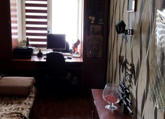 Продается трехкомнатная квартира, 54.8 м2, город Семилуки, улица Гагарина, 34