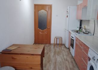 Двухкомнатная квартира на продажу, 45 м2, село Батырево, улица Комарова, 17