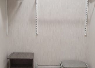 Продаю 1-ком. квартиру, 46 м2, Кыштым, улица Демина, 7А