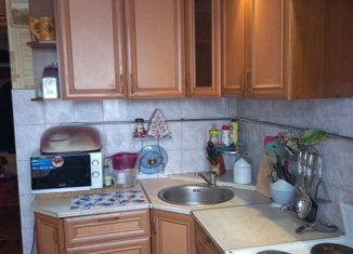 Продаю четырехкомнатную квартиру, 80 м2, Тольятти, улица Лизы Чайкиной, 63, Комсомольский район