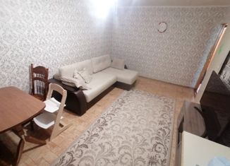 Продается 3-комнатная квартира, 59.5 м2, поселок Майский, улица 9-й Пятилетки, 5