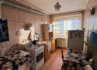 Продается 2-ком. квартира, 40.9 м2, село Большое Село, улица Сурикова, 30