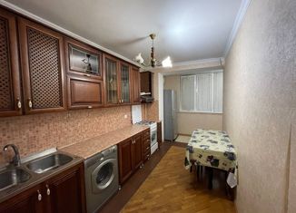 Продается 2-комнатная квартира, 58 м2, Махачкала, Кировский район, улица Каммаева, 11