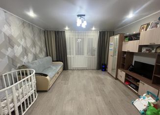 Продаю 2-ком. квартиру, 53 м2, Чебаркуль, улица Заря, 31