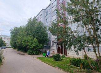 Продаю 1-ком. квартиру, 35.3 м2, Волосово, Первомайская улица, 4