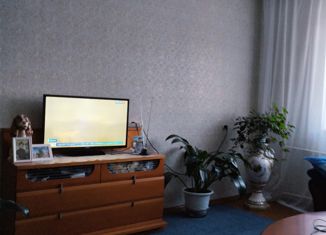 Продается 4-ком. квартира, 77 м2, Алапаевск, улица Николая Островского, 8К1