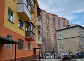 Продаю 1-ком. квартиру, 32 м2, Новосибирск, улица Михаила Перевозчикова, 10, улица Михаила Перевозчикова