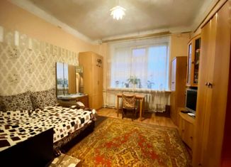 Продаю 3-ком. квартиру, 59 м2, Грязи, Советская улица, 100