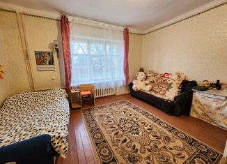 Продам 2-комнатную квартиру, 64 м2, Великие Луки, Новоселенинская улица, 4