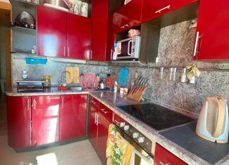 Продажа 5-ком. квартиры, 93 м2, Прокопьевск, улица Есенина, 76/1