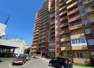 Продается 2-комнатная квартира, 60.5 м2, Хабаровский край, улица Стрельникова, 18/1