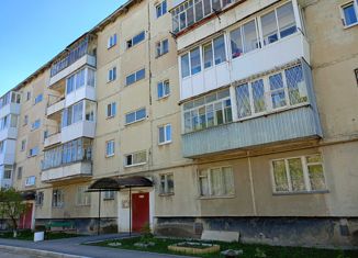 Продается 2-комнатная квартира, 43.1 м2, Богданович, 3-й квартал, 11