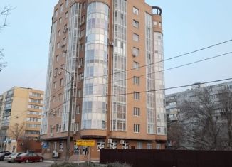 Продается трехкомнатная квартира, 110.5 м2, Азов, улица Мира, 99