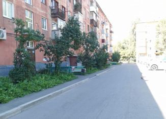 Продаю 2-комнатную квартиру, 43 м2, Новокузнецк, Октябрьский проспект, 31