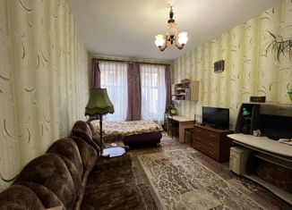 Трехкомнатная квартира на продажу, 79.7 м2, Санкт-Петербург, 8-я линия Васильевского острова, 55, 8-я линия Васильевского острова