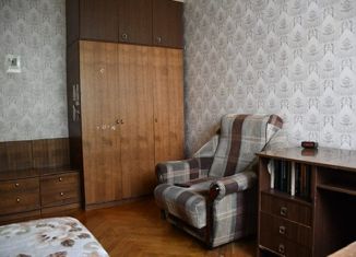 Продаю трехкомнатную квартиру, 68 м2, Таруса, улица Голубицкого, 13