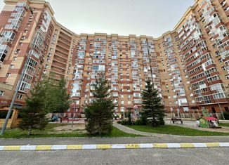 Продается 3-комнатная квартира, 92.5 м2, Казань, улица Адоратского, 4, ЖК Белая Бабочка